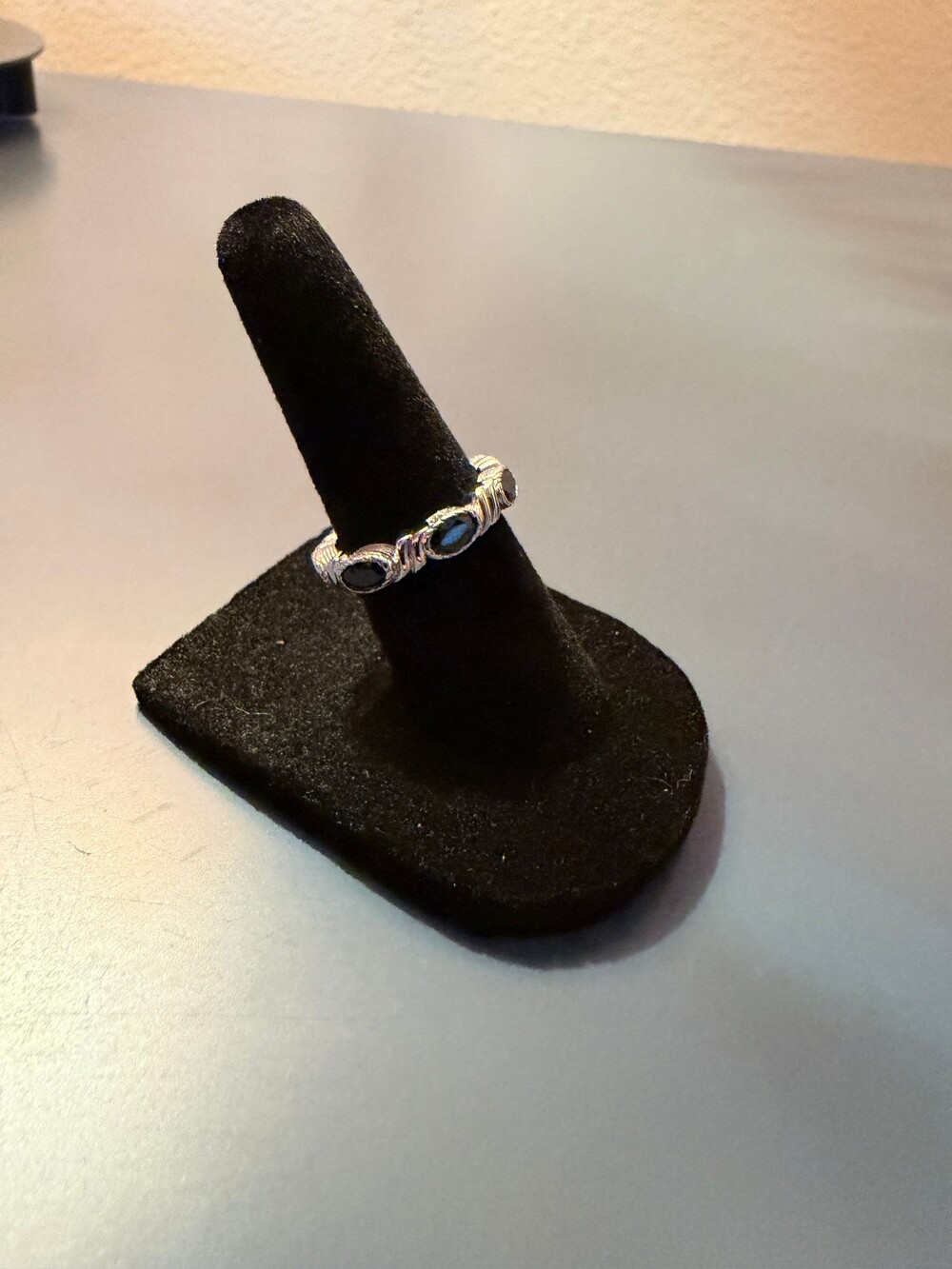 Sterling Silver Ring Size 7 Black Spinel Oval Bezel Set Band christian james - Picture 3 of 6